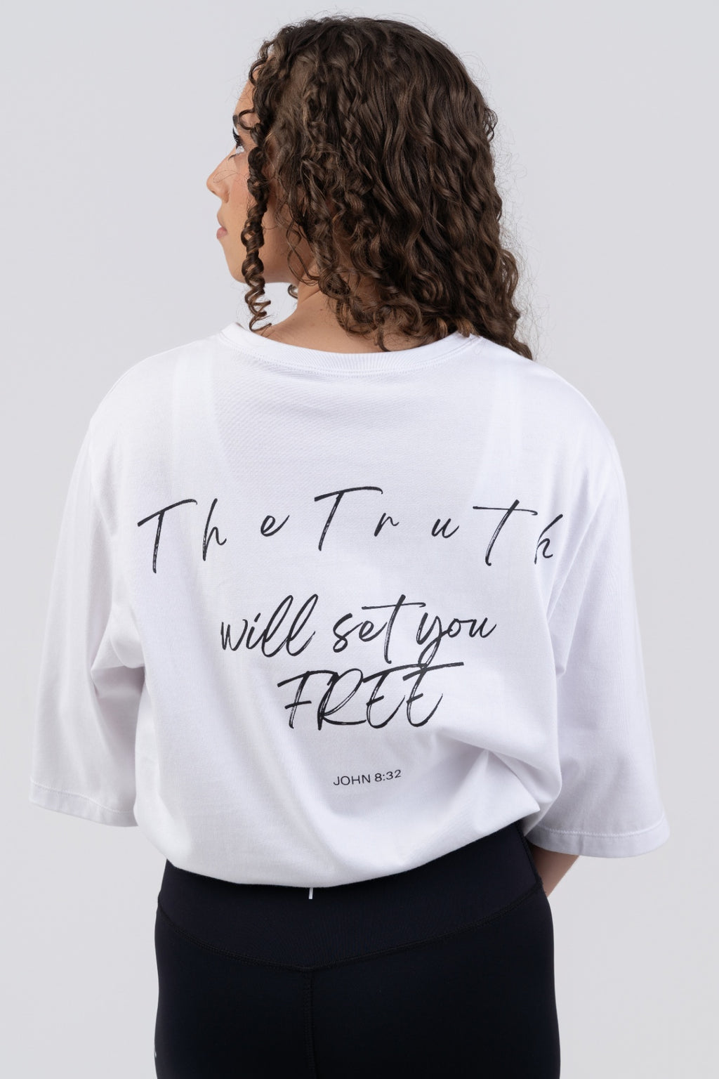 FREE Oversized Tee White - back print The Truth will set you FREE